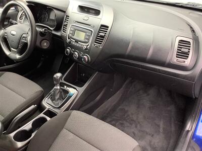 2017 Kia Forte LX   - Photo 23 - Crest Hill, IL 60403