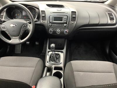 2017 Kia Forte LX   - Photo 25 - Crest Hill, IL 60403