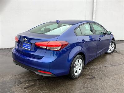 2017 Kia Forte LX   - Photo 6 - Crest Hill, IL 60403