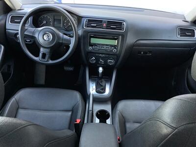2011 Volkswagen Jetta SE   - Photo 32 - Crest Hill, IL 60403
