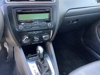 2011 Volkswagen Jetta SE   - Photo 15 - Crest Hill, IL 60403