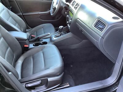 2011 Volkswagen Jetta SE   - Photo 25 - Crest Hill, IL 60403