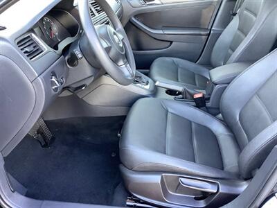 2011 Volkswagen Jetta SE   - Photo 13 - Crest Hill, IL 60403