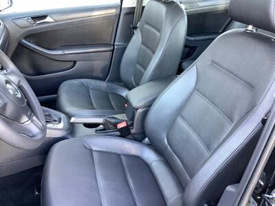 2011 Volkswagen Jetta SE   - Photo 17 - Crest Hill, IL 60403