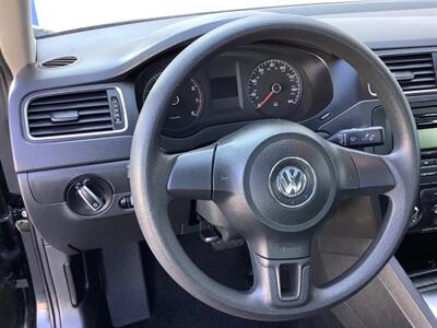 2011 Volkswagen Jetta SE   - Photo 16 - Crest Hill, IL 60403