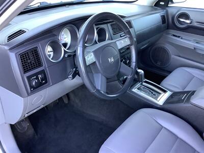 2005 Dodge Magnum RT   - Photo 13 - Crest Hill, IL 60403