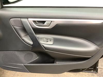 2002 Volvo S60 T5   - Photo 24 - Crest Hill, IL 60403