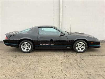 1990 Chevrolet Camaro IROC Z   - Photo 10 - Crest Hill, IL 60403