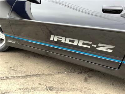 1990 Chevrolet Camaro IROC Z   - Photo 50 - Crest Hill, IL 60403