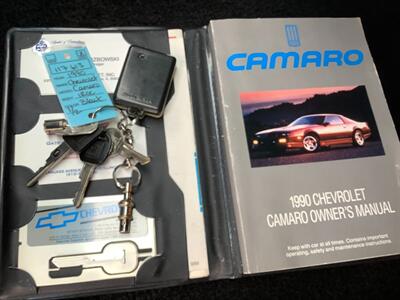 1990 Chevrolet Camaro IROC Z   - Photo 43 - Crest Hill, IL 60403