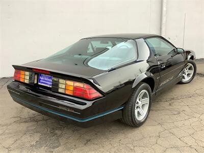 1990 Chevrolet Camaro IROC Z   - Photo 9 - Crest Hill, IL 60403