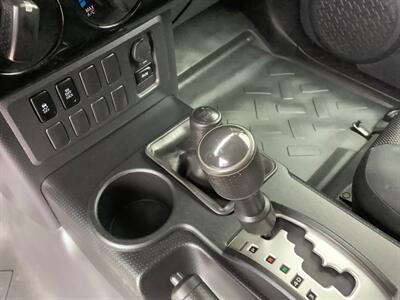 2010 Toyota FJ Cruiser - Photo 16 - Crest Hill, IL 60403