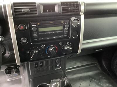2010 Toyota FJ Cruiser - Photo 17 - Crest Hill, IL 60403