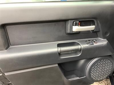 2010 Toyota FJ Cruiser - Photo 12 - Crest Hill, IL 60403