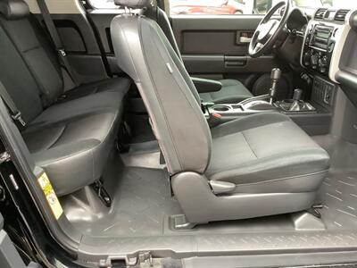 2010 Toyota FJ Cruiser - Photo 32 - Crest Hill, IL 60403