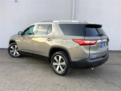 2018 Chevrolet Traverse LT Leather - Photo 5 - Crest Hill, IL 60403
