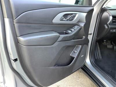 2018 Chevrolet Traverse LT Leather - Photo 9 - Crest Hill, IL 60403