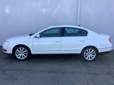 2010 Volkswagen Passat Komfort   - Photo 3 - Crest Hill, IL 60403