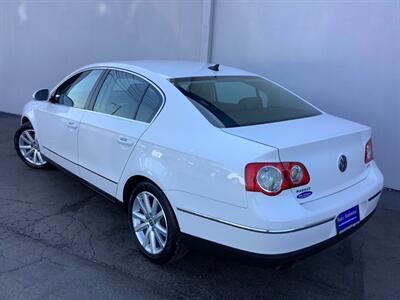 2010 Volkswagen Passat Komfort   - Photo 4 - Crest Hill, IL 60403