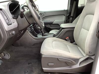 2018 Chevrolet Colorado Work Truck   - Photo 13 - Crest Hill, IL 60403