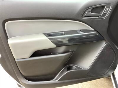 2018 Chevrolet Colorado Work Truck   - Photo 11 - Crest Hill, IL 60403