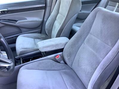 2011 Honda Civic LX - Photo 19 - Crest Hill, IL 60403