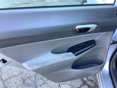 2011 Honda Civic LX - Photo 20 - Crest Hill, IL 60403