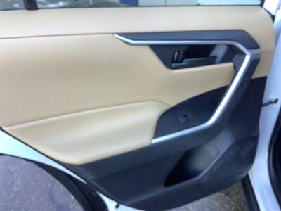 2020 Toyota RAV4 LE   - Photo 23 - Crest Hill, IL 60403