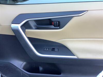 2020 Toyota RAV4 LE   - Photo 27 - Crest Hill, IL 60403