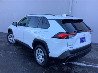 2020 Toyota RAV4 LE   - Photo 4 - Crest Hill, IL 60403