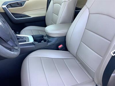 2020 Toyota RAV4 LE   - Photo 21 - Crest Hill, IL 60403