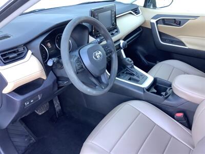 2020 Toyota RAV4 LE   - Photo 15 - Crest Hill, IL 60403