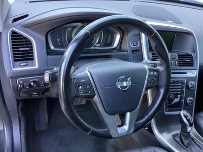 2014 Volvo XC60 T6   - Photo 17 - Crest Hill, IL 60403