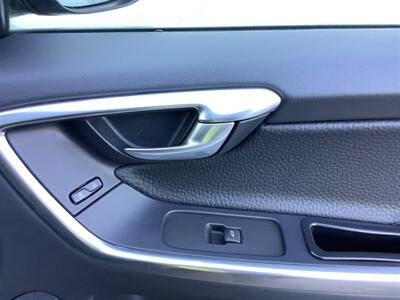 2014 Volvo XC60 T6   - Photo 29 - Crest Hill, IL 60403