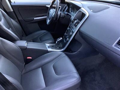 2014 Volvo XC60 T6   - Photo 31 - Crest Hill, IL 60403
