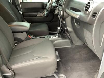 2016 Jeep Wrangler Unlimited Sport   - Photo 26 - Crest Hill, IL 60403