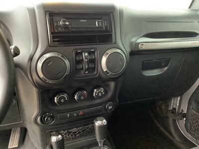 2016 Jeep Wrangler Unlimited Sport   - Photo 16 - Crest Hill, IL 60403