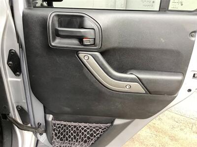 2016 Jeep Wrangler Unlimited Sport   - Photo 22 - Crest Hill, IL 60403