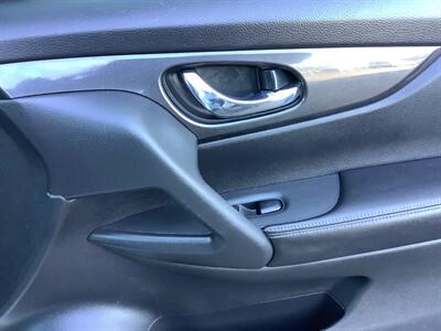 2017 Nissan Rogue SV - Photo 28 - Crest Hill, IL 60403