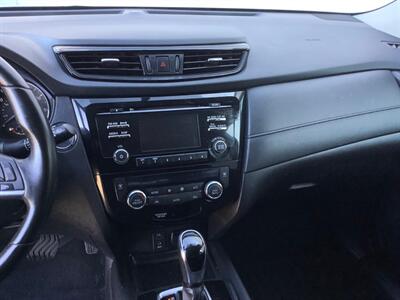 2017 Nissan Rogue SV - Photo 17 - Crest Hill, IL 60403