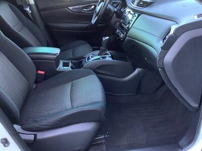 2017 Nissan Rogue SV - Photo 29 - Crest Hill, IL 60403