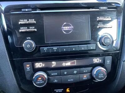2017 Nissan Rogue SV - Photo 19 - Crest Hill, IL 60403