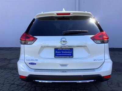 2017 Nissan Rogue SV - Photo 5 - Crest Hill, IL 60403