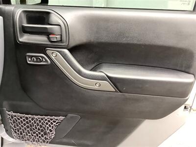 2016 Jeep Wrangler Sport   - Photo 24 - Crest Hill, IL 60403