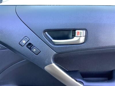 2014 Hyundai Genesis Coupe 2.0T - Photo 26 - Crest Hill, IL 60403