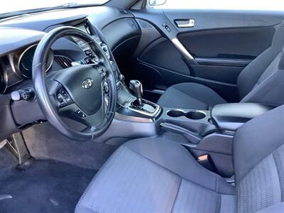 2014 Hyundai Genesis Coupe 2.0T - Photo 14 - Crest Hill, IL 60403