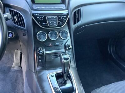 2014 Hyundai Genesis Coupe 2.0T - Photo 16 - Crest Hill, IL 60403