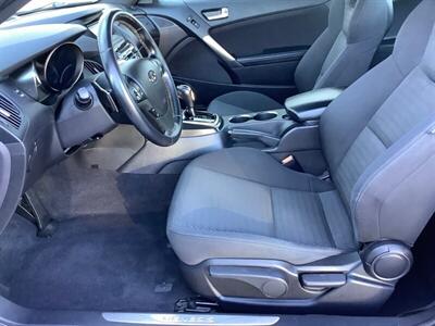 2014 Hyundai Genesis Coupe 2.0T - Photo 13 - Crest Hill, IL 60403