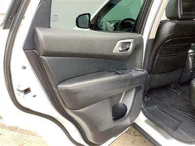 2013 Nissan Pathfinder Platinum   - Photo 28 - Crest Hill, IL 60403