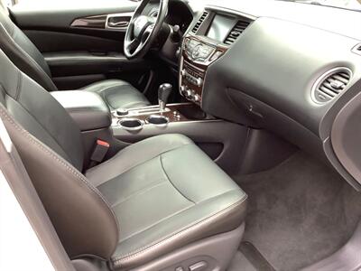 2013 Nissan Pathfinder Platinum   - Photo 37 - Crest Hill, IL 60403